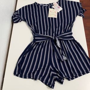 Brand: Heart & Arrow Size: 10 Color: Blue- White